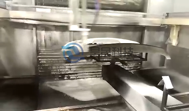 六軸往復機-噴涂汽車擾流板